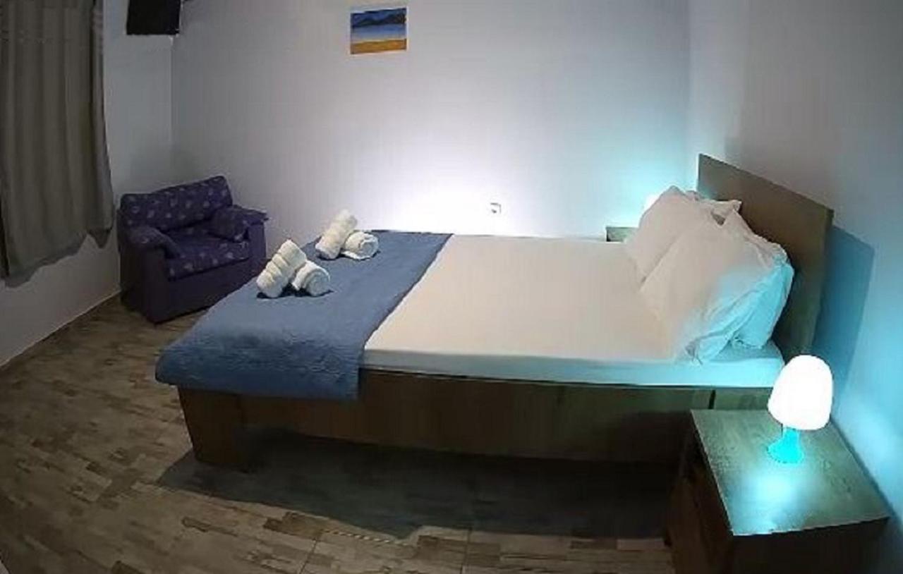 Araliki Apartments & Studios Loutra Aidhipsou Exteriör bild